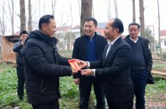 元宗家居，節(jié)前慰問毛市鎮(zhèn)困難群眾